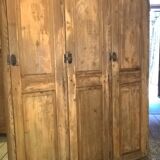 Cloakroom in coated solid wood