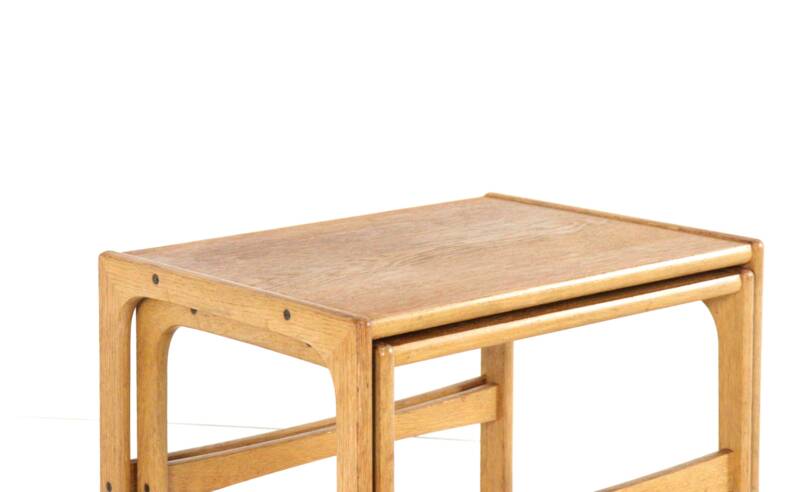 Ensemble de 2 tables gigognes en chêne - design danois - moderne du milieu du siècle