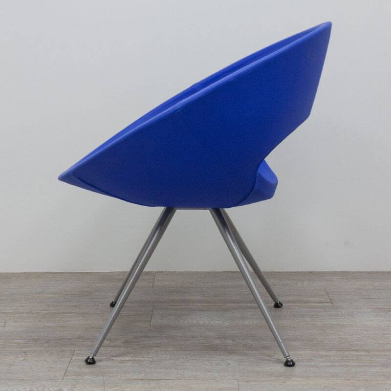 Sesta Smile armchair in Blue imitation leather