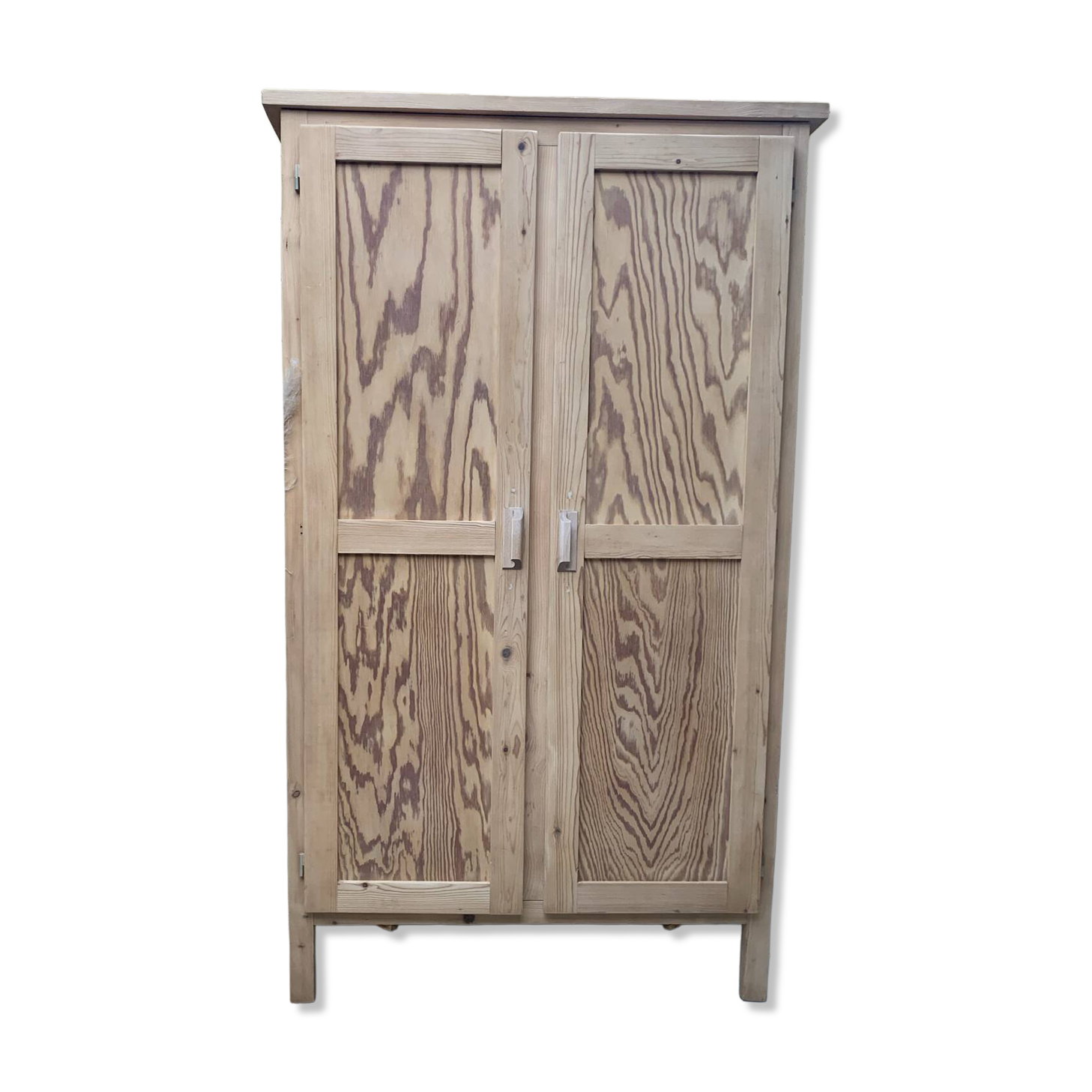 Armoire parisienne
