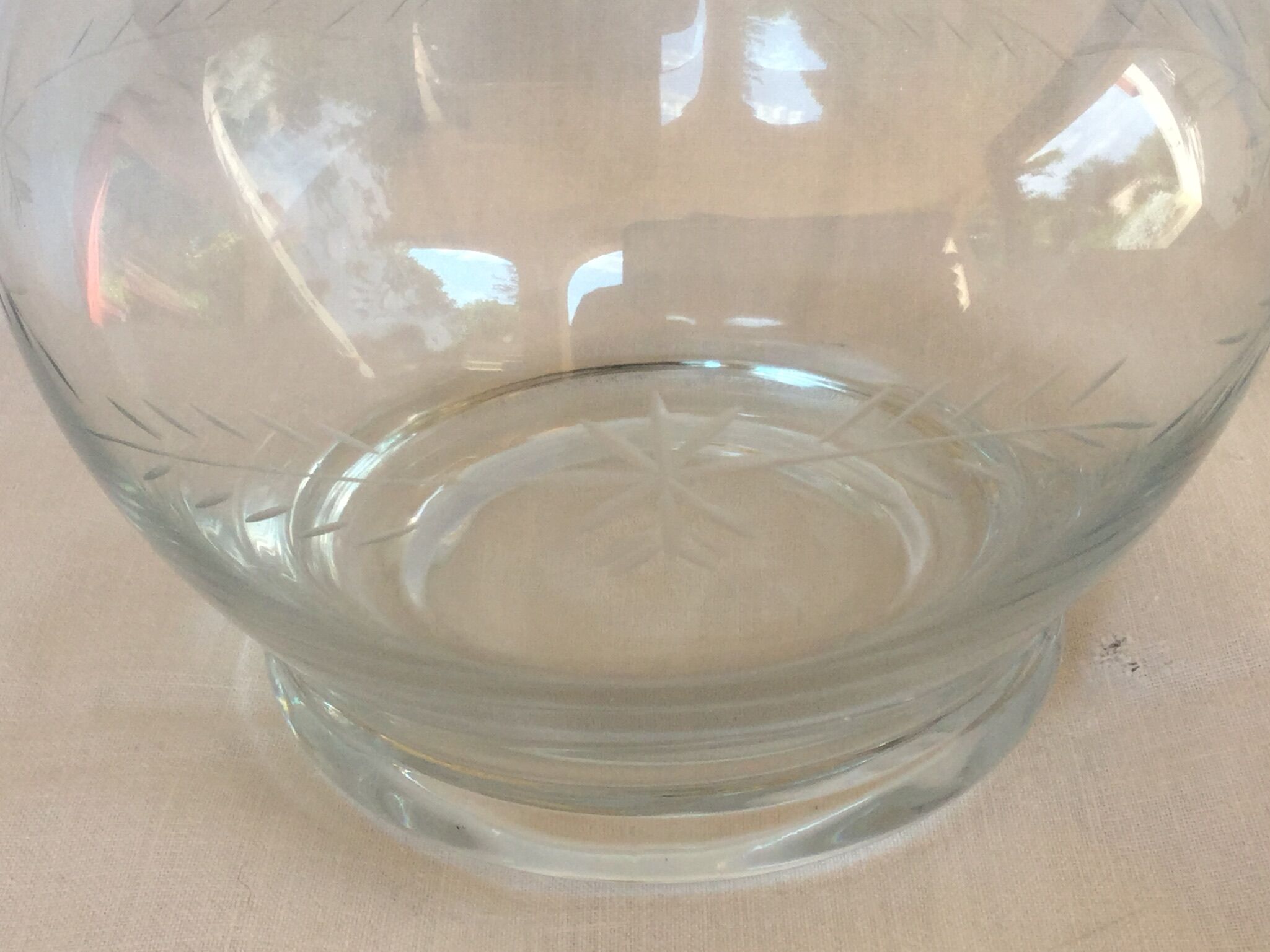 Glass wine carafe with green glass cap