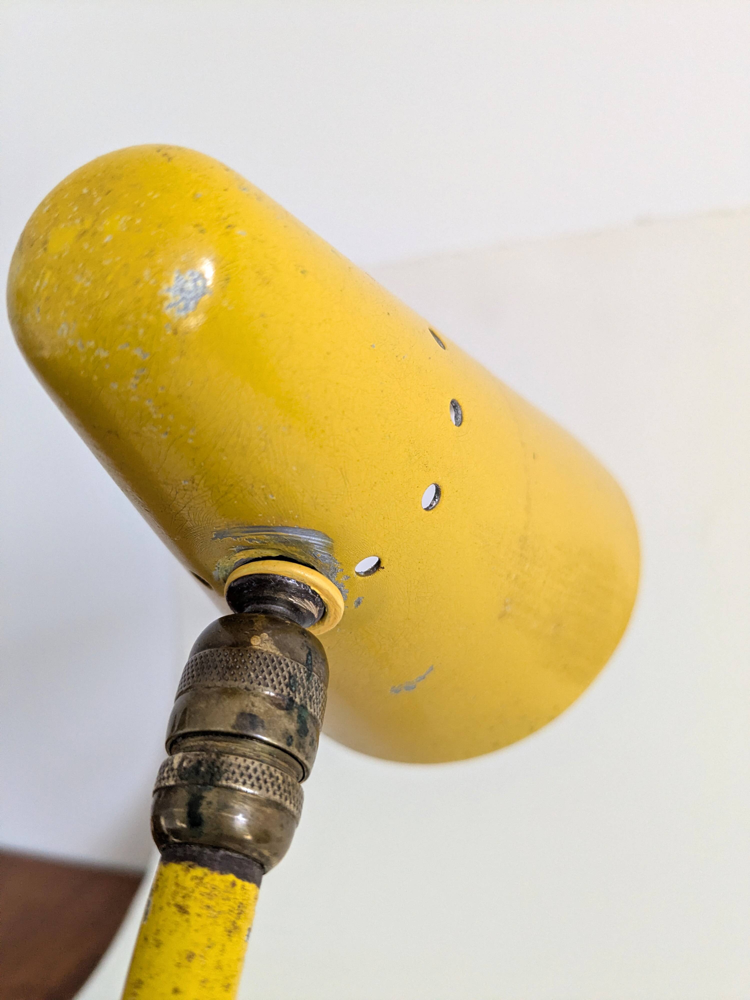 Yellow table lamps from the 1950s "scoubidou".