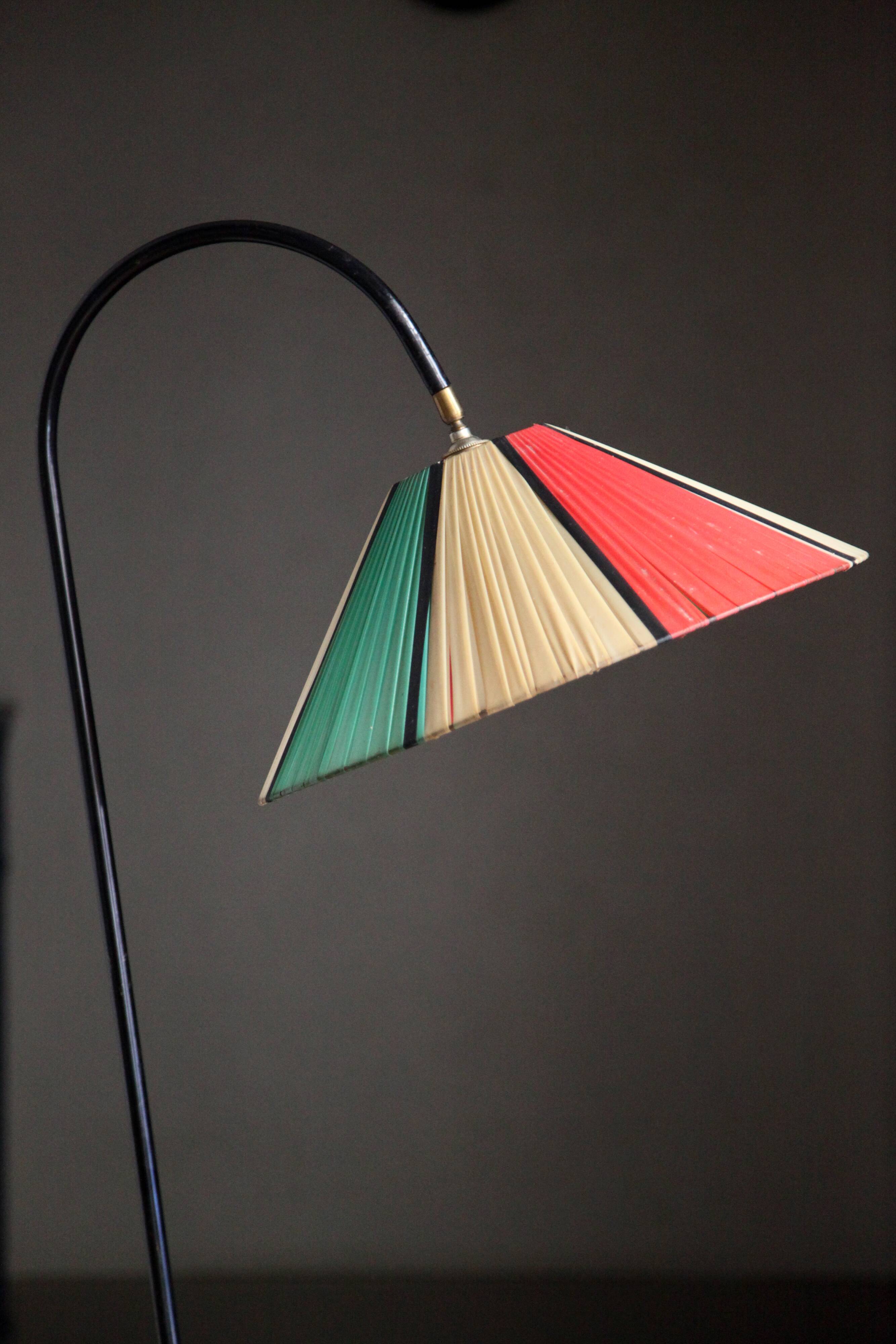 Vintage tripod lamppost