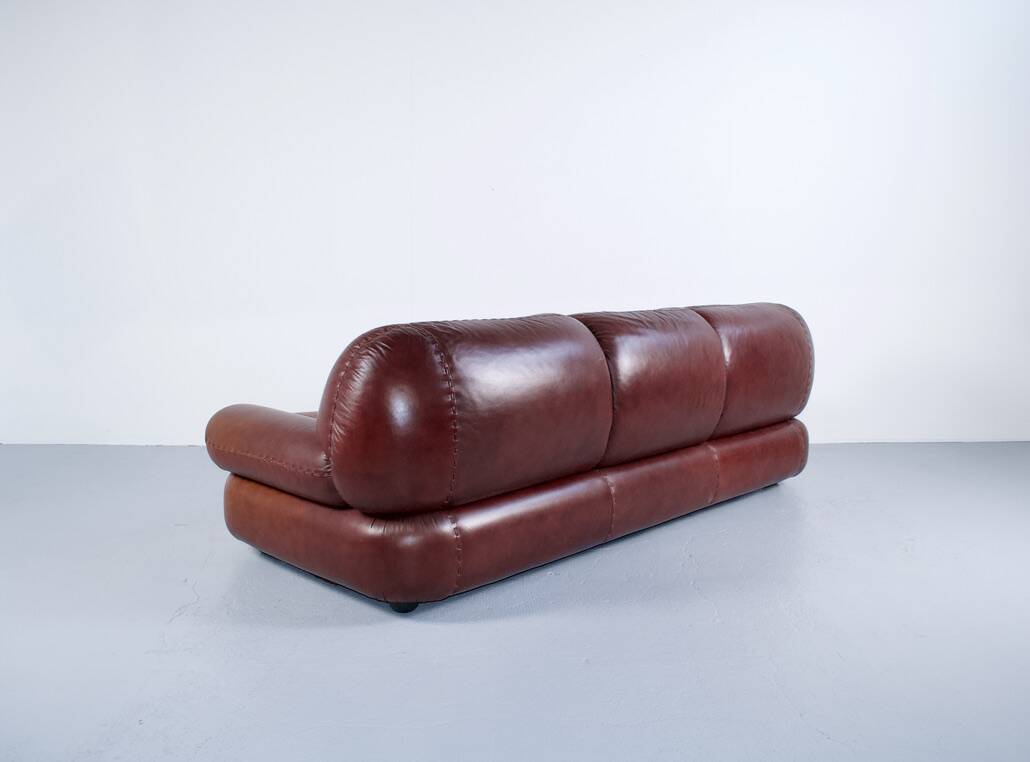 Canapé cuir Sapporo années 70, Mobil Girgi éditeur
