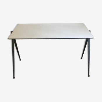 Table Pyramide Wim Rietveldt pour Ahrend de Cirkel 1960