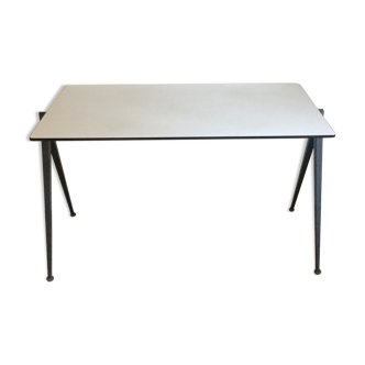 Table Pyramide Wim Rietveldt pour Ahrend de Cirkel 1960