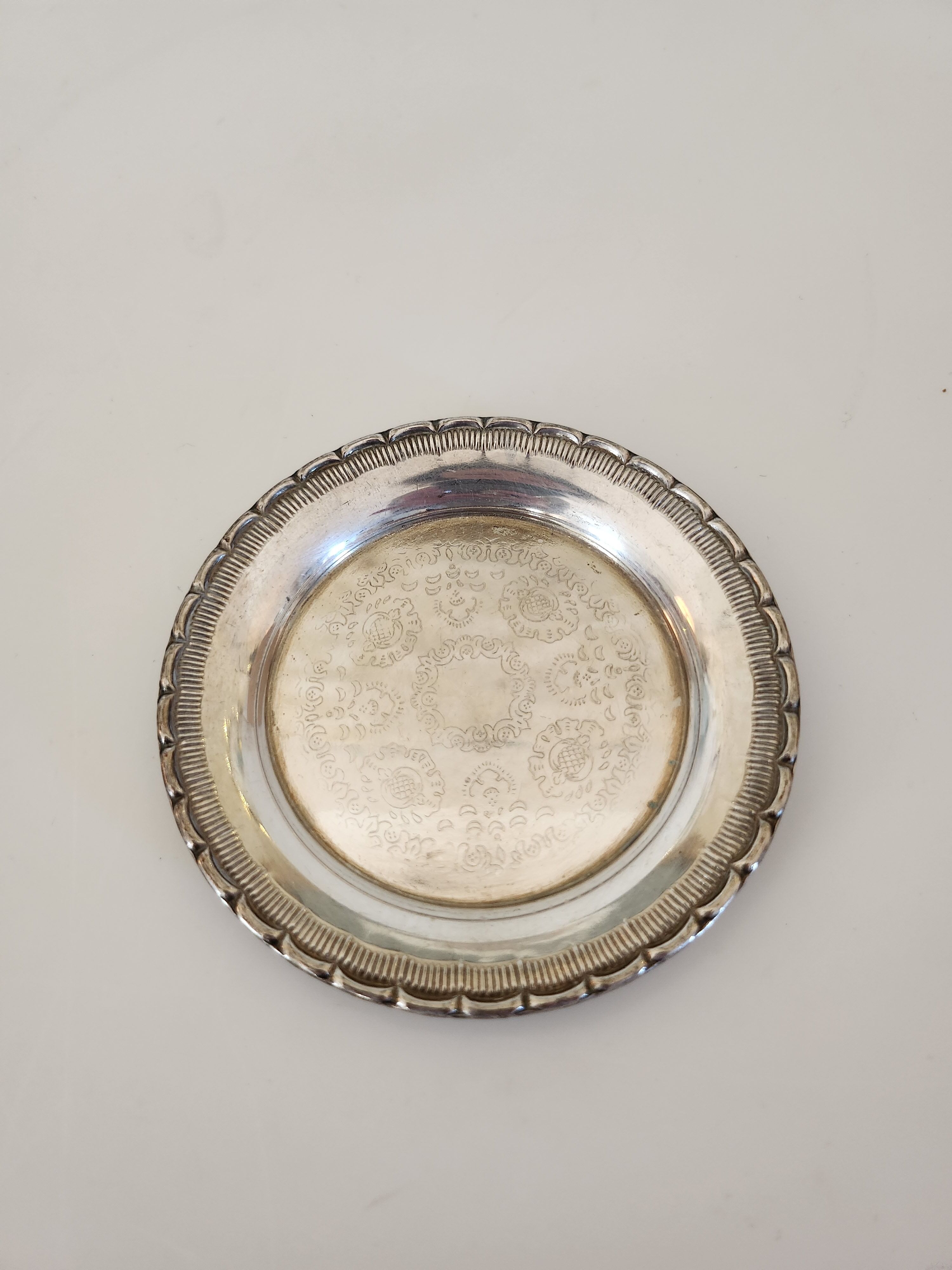 6 coasters engraved in silver metal