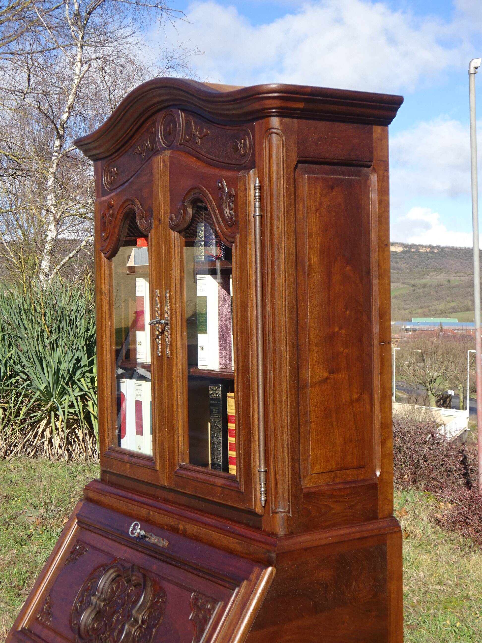 3-in-1 furniture: chest of drawers, secretary, and display cabinet, in walnut.