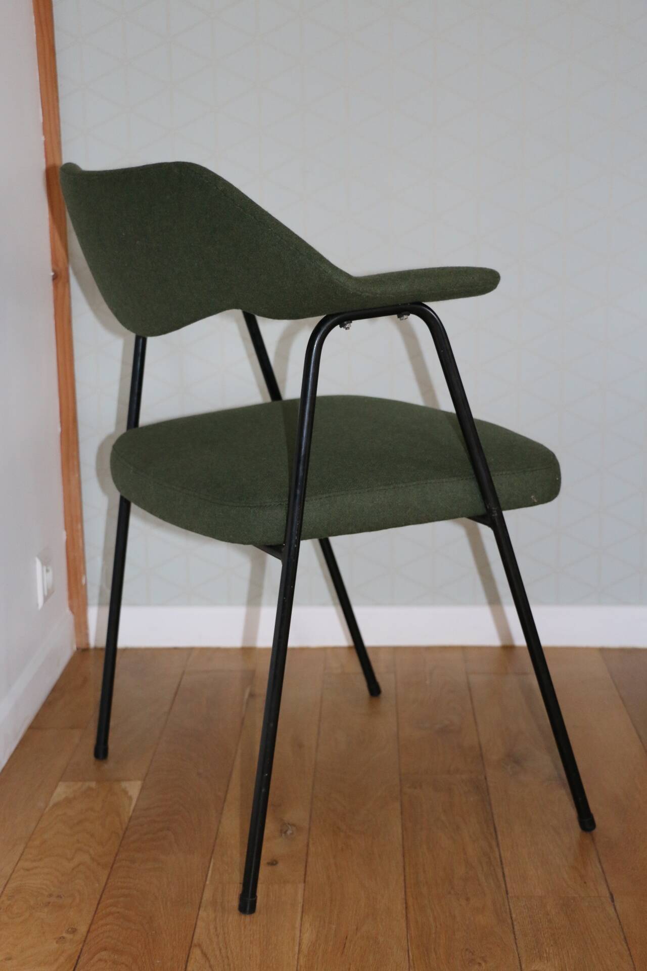 Robin Day Airborne 675 Armchair