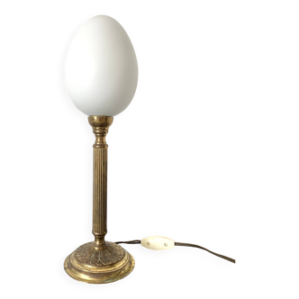 Lampe œuf en opaline sur pied colonne
