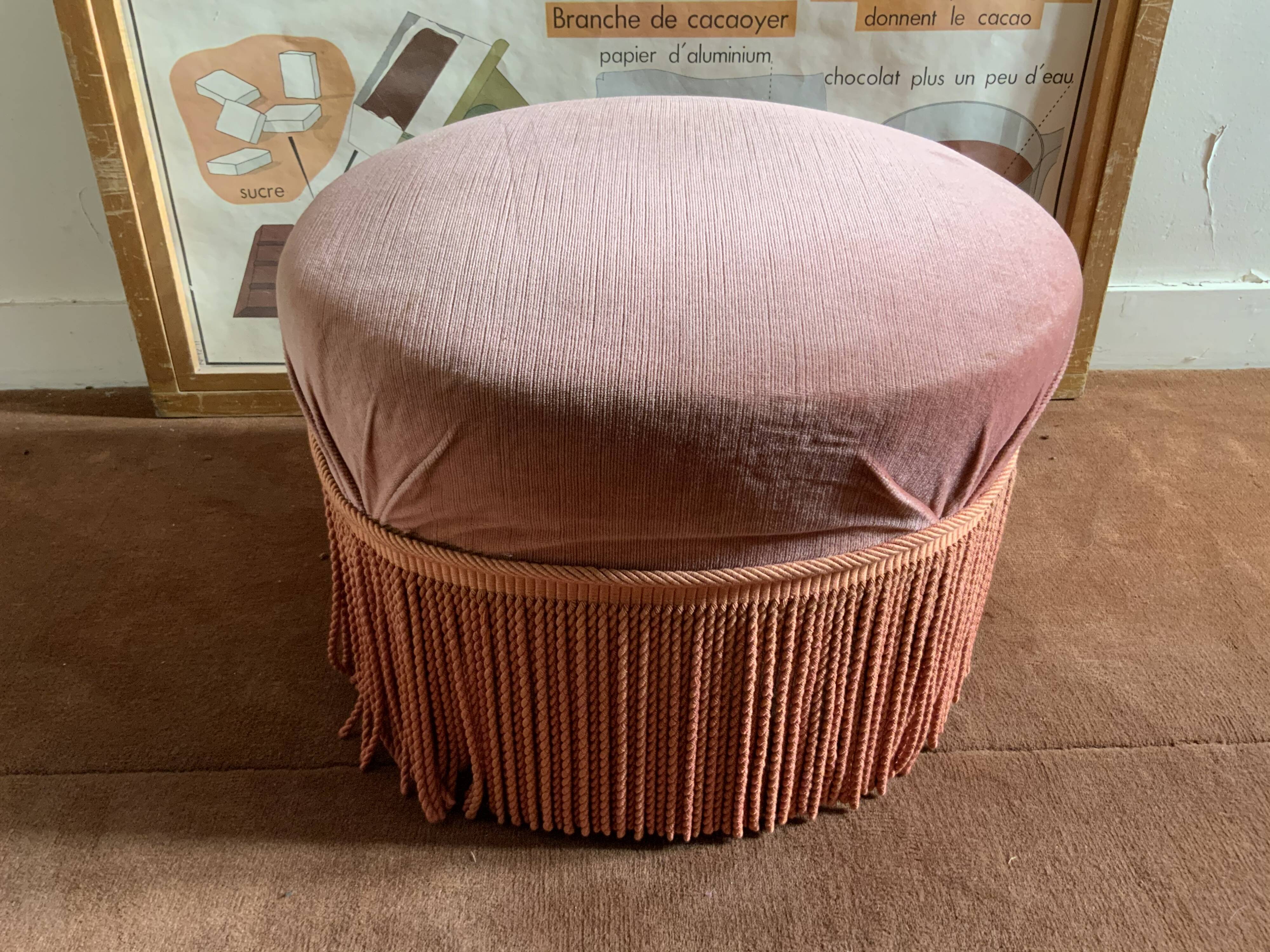 Vintage fringed pouf