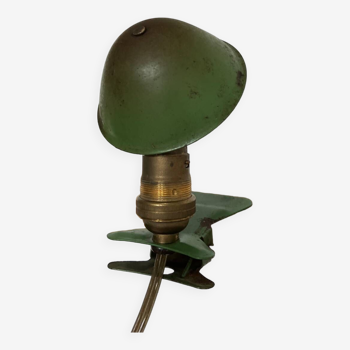 Clip-on mushroom lamp