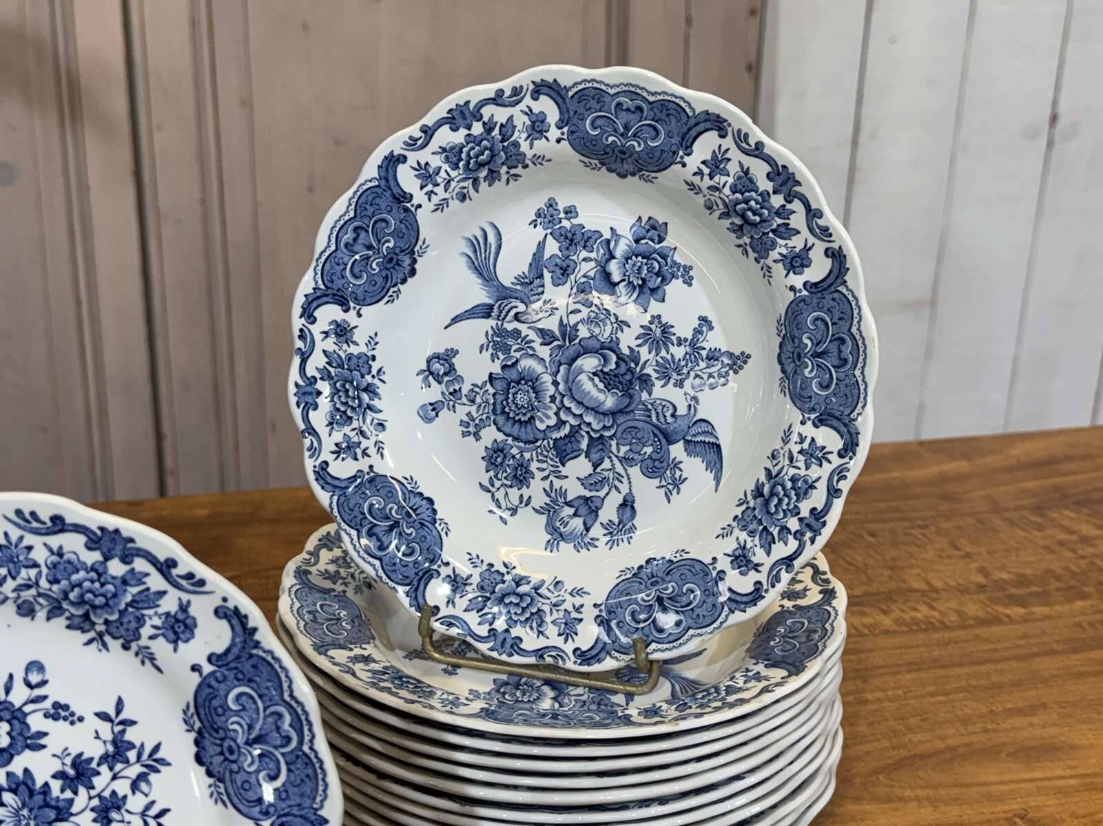 English porcelain service Ridway Staffordshire from the 1980s.