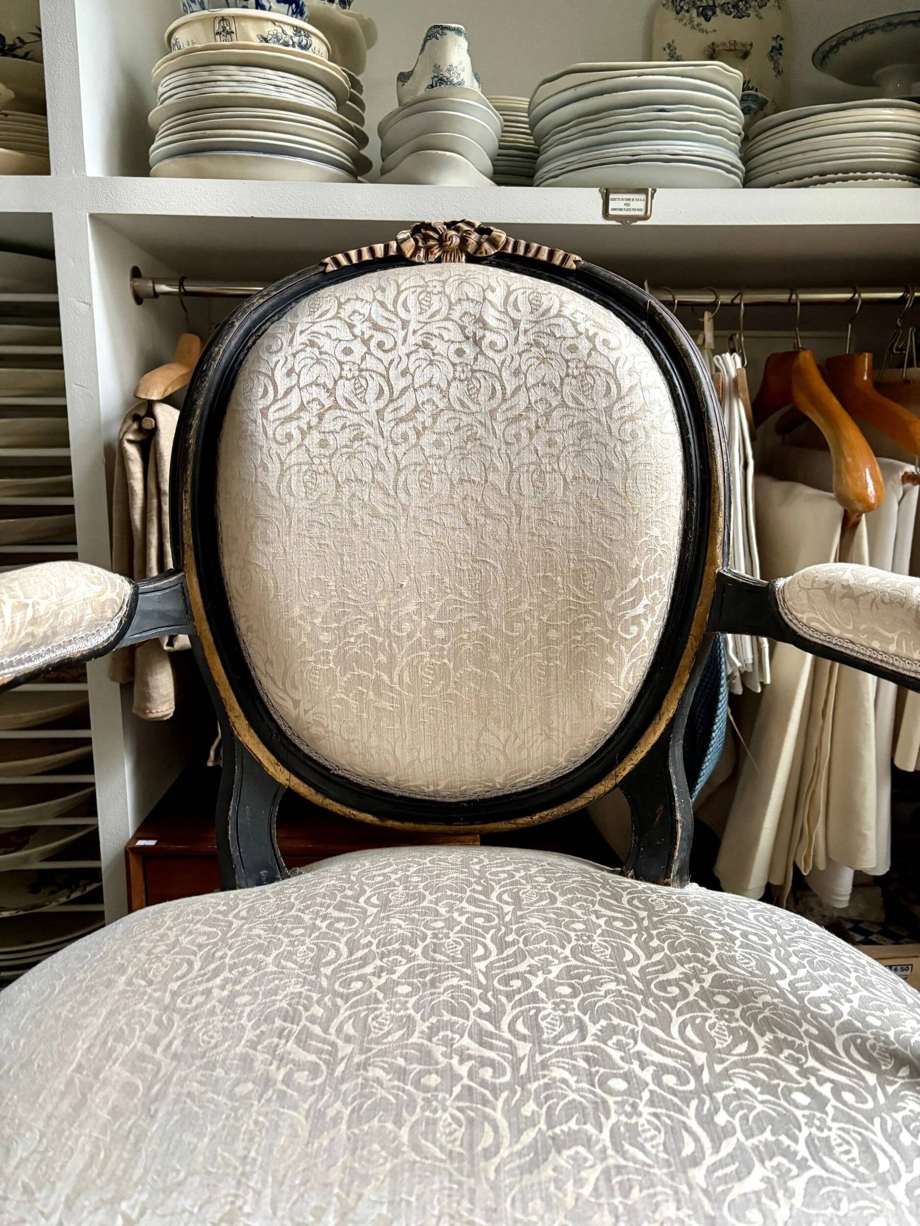 Cabriolet armchair with medallion back, Louis XVI period