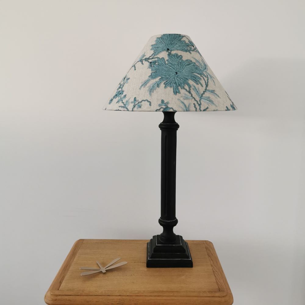 Conical lampbat for lamp foot