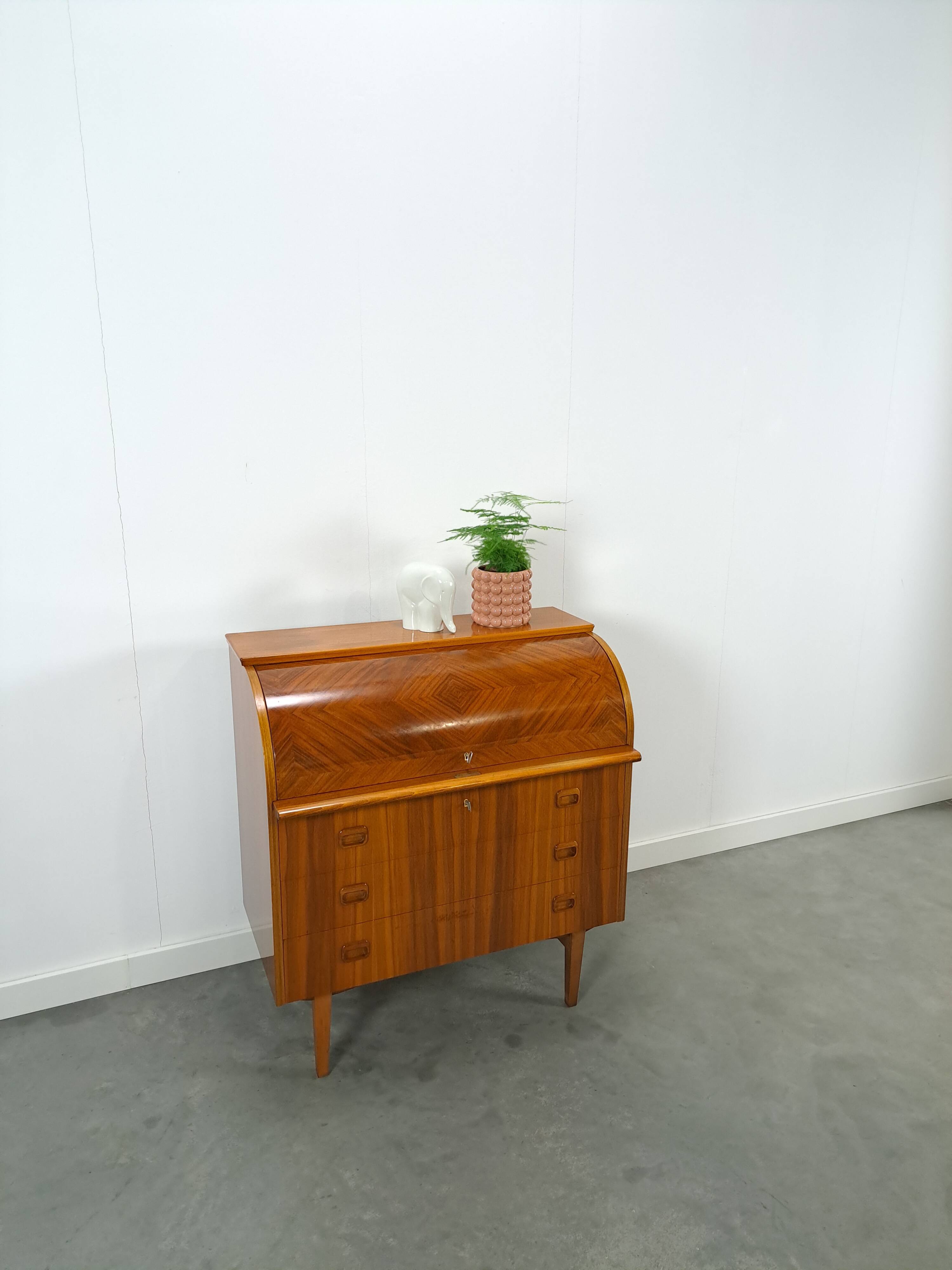 Secretaire bureau uit Zweden met lades, Scandinavisch bureau