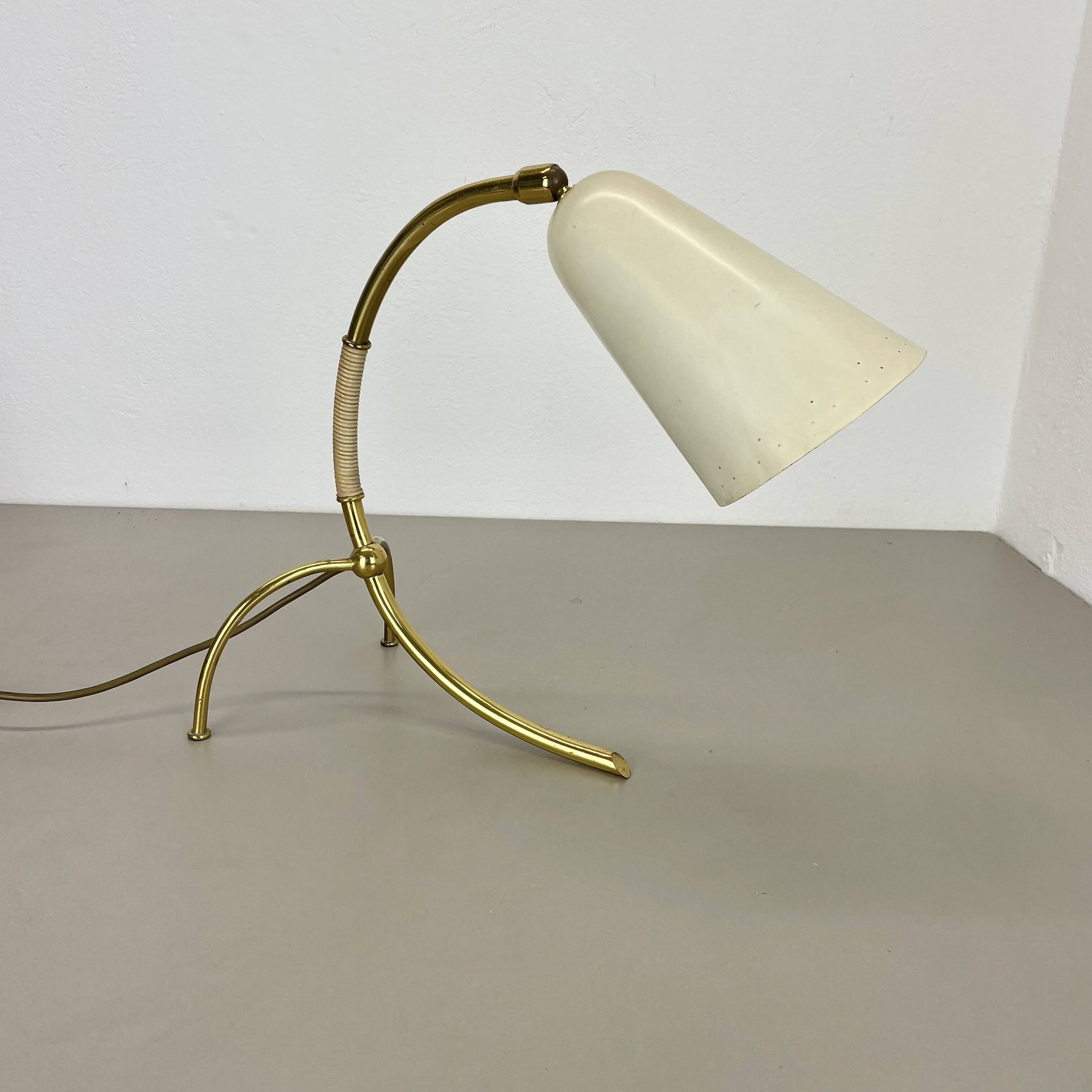 Tripod kalmar stilnovo style hollywood regency table lamp in brass, austria, 1950s