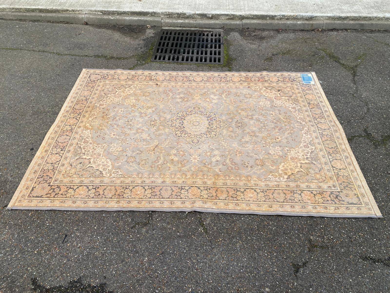 Beige and blue wool Persian rug with a velvet effect, 170x240cm.