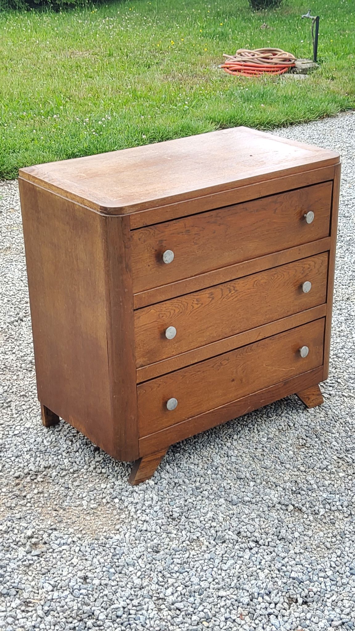 Commode vintage en chêne pieds compas 3 tiroirs des années 50