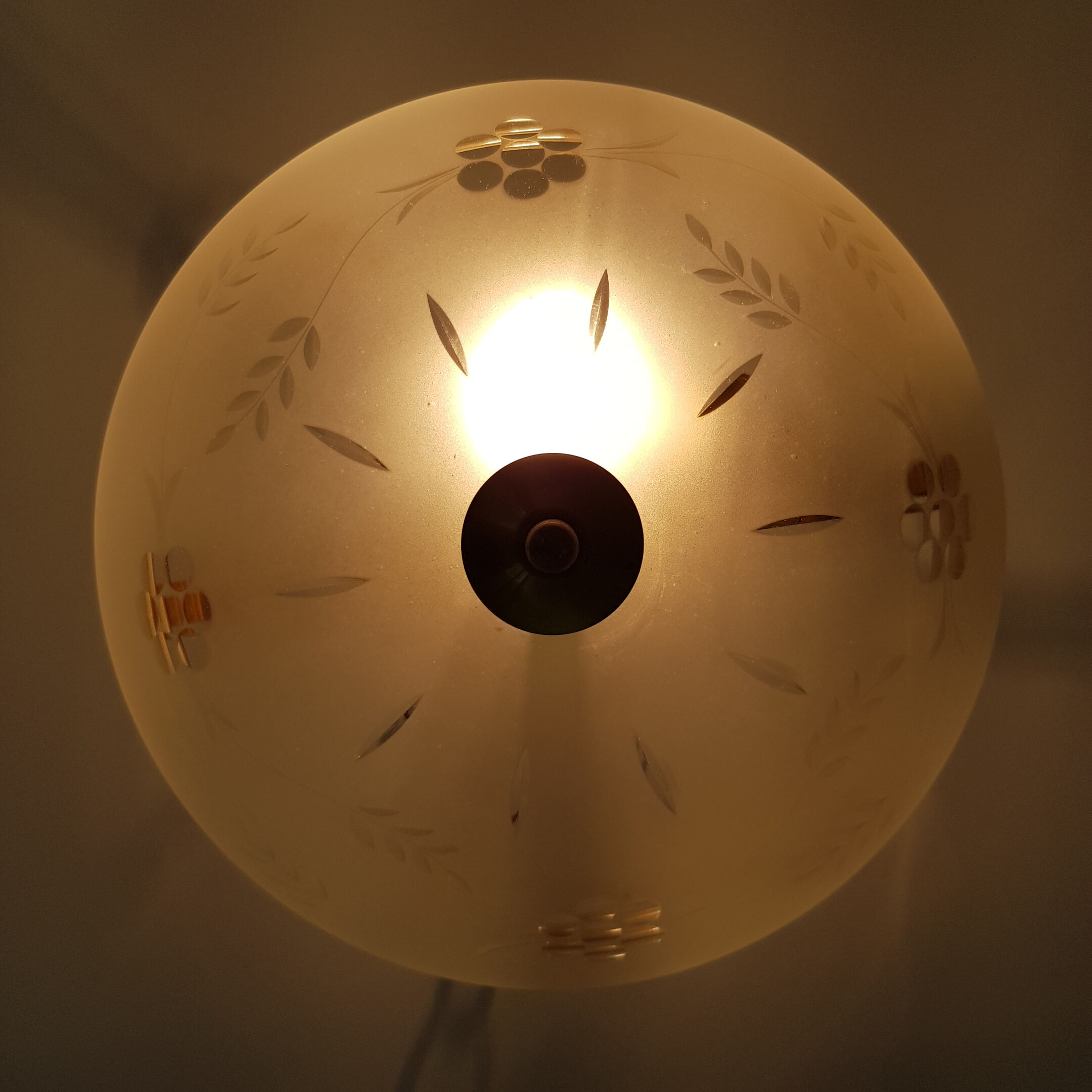 Gilt bronze pendant glass globe cised Napoleon style 3