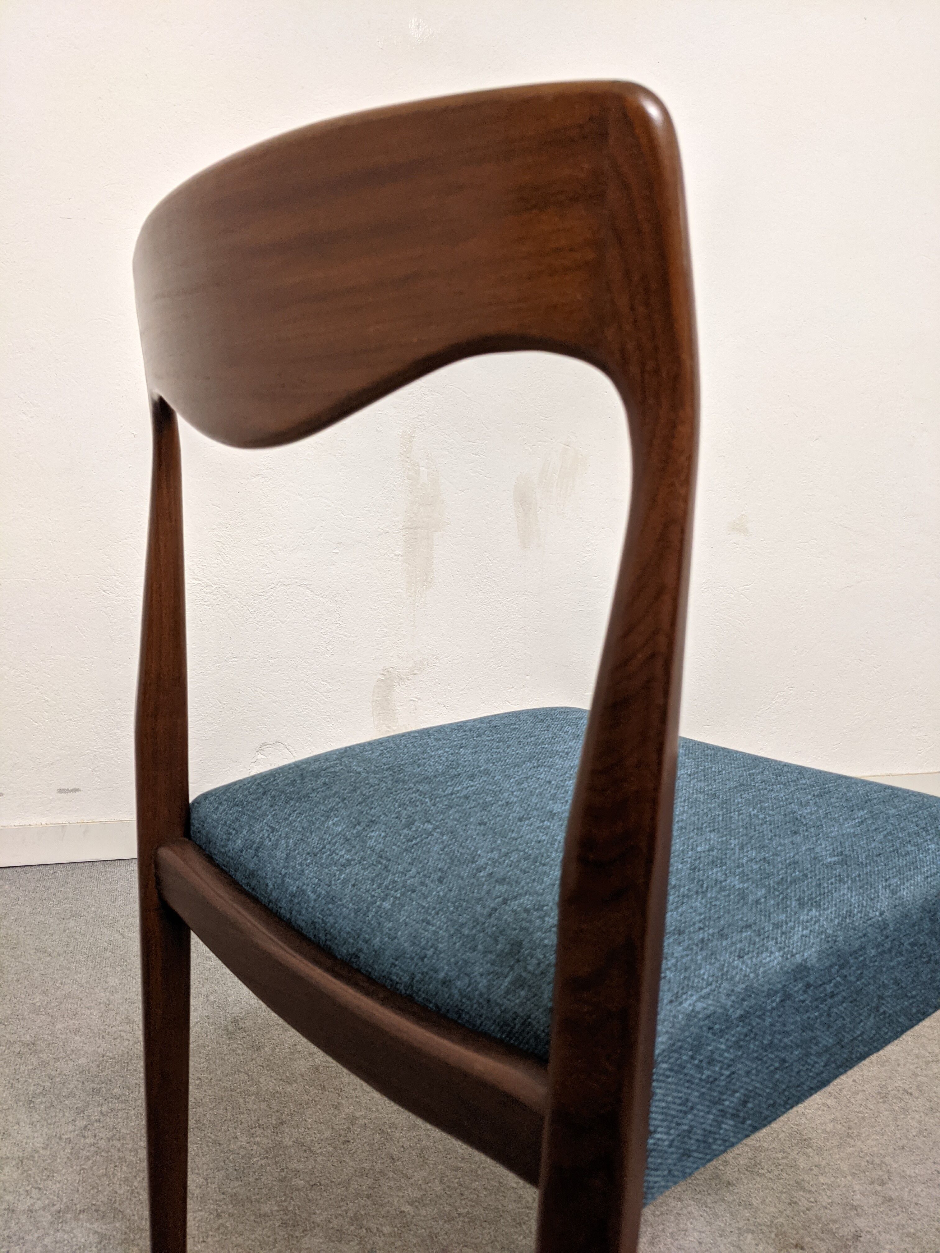 Set of 6 Danish teak chairs from the 60s/70s