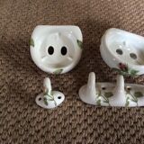 Set of hooks and soap holder
