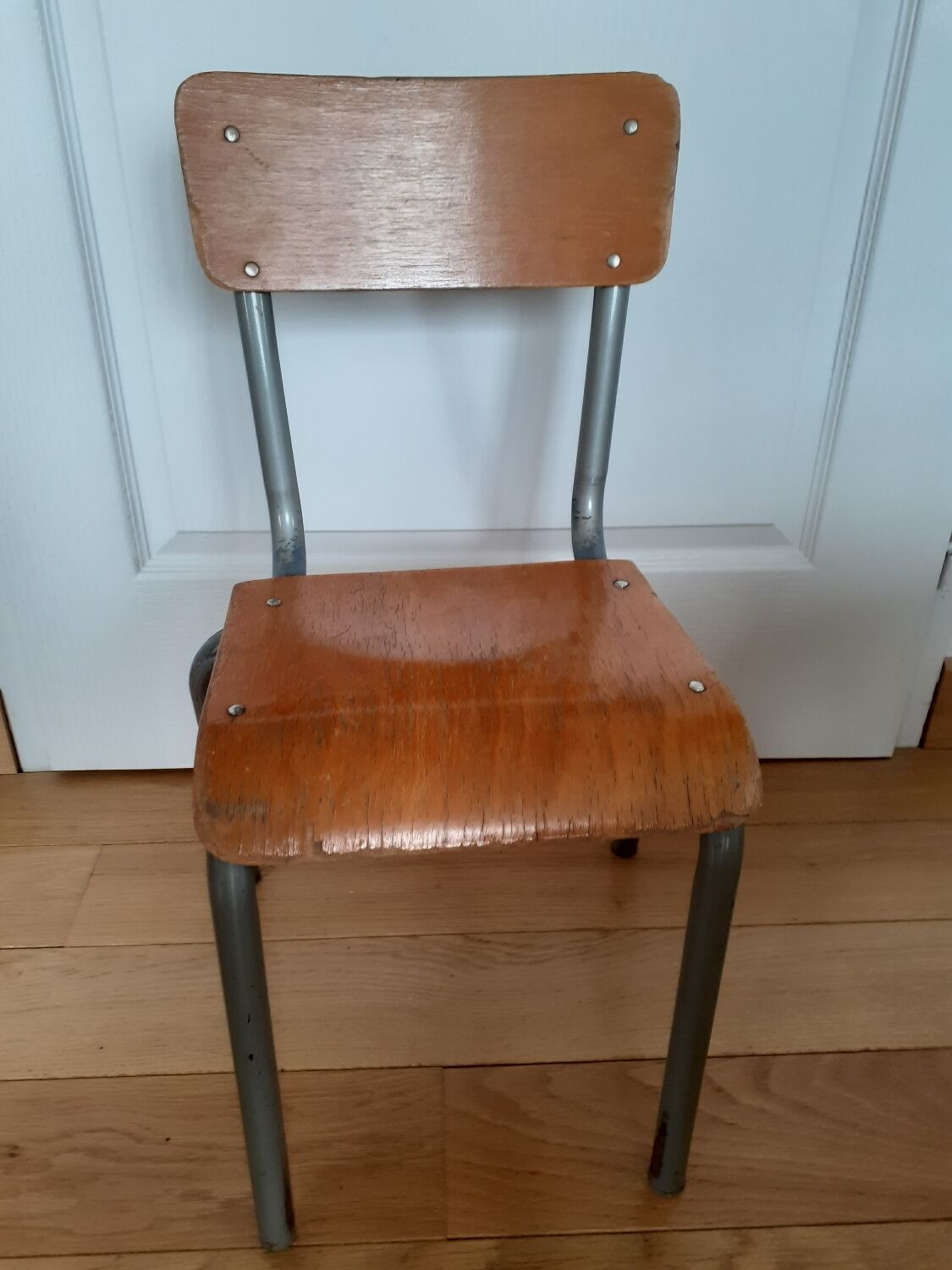 Bureau d'écolier Delagrave et sa petite chaise