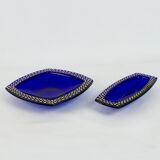 Coupe en verre bleu cobalt décor en relief doré rectangulaire,1960