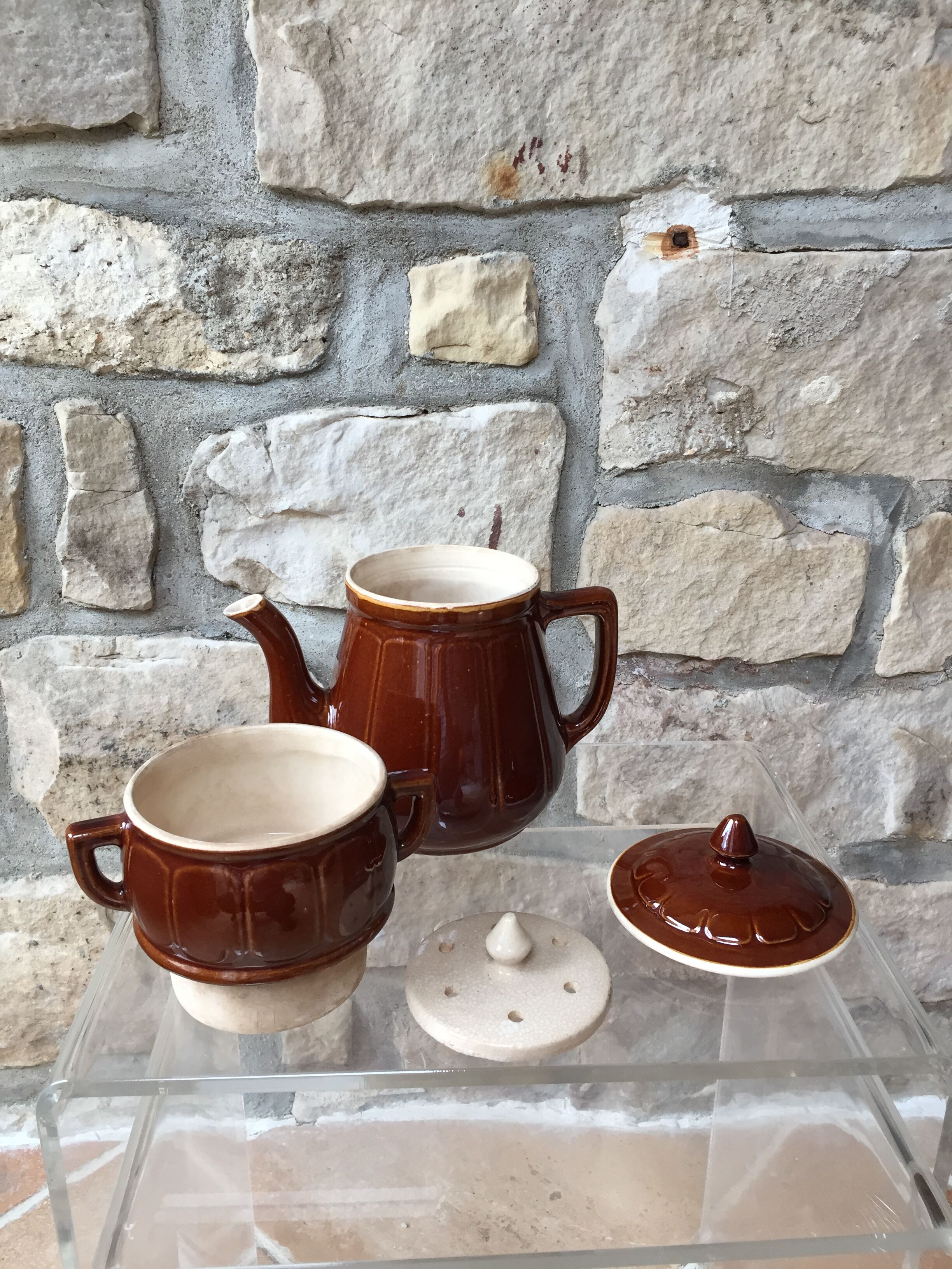 Cafetiere en porcelaine marron vintage
