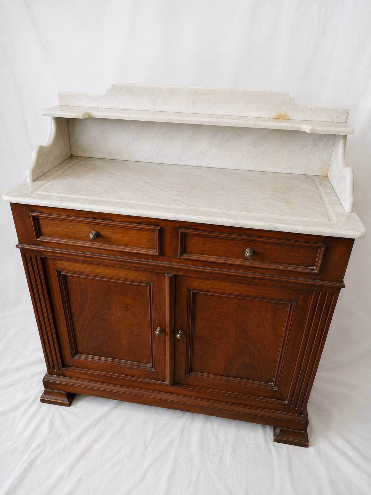 Meuble ancien en bois, marbre blanc–coiffeuse, console, meuble toilett