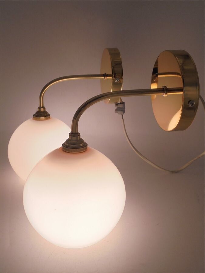 Pair of wall sconces