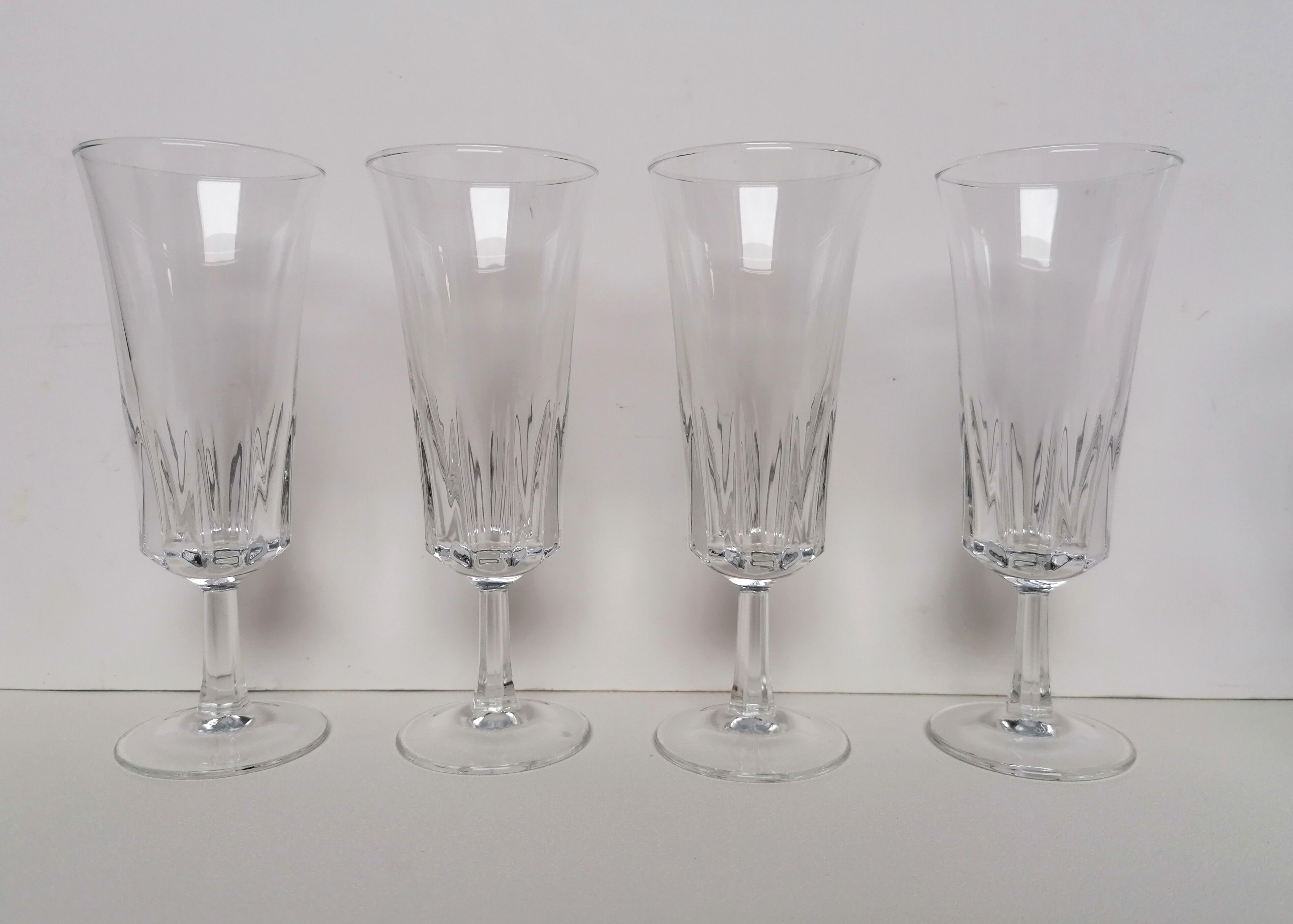 20-piece vintage 70s stemmed glass set