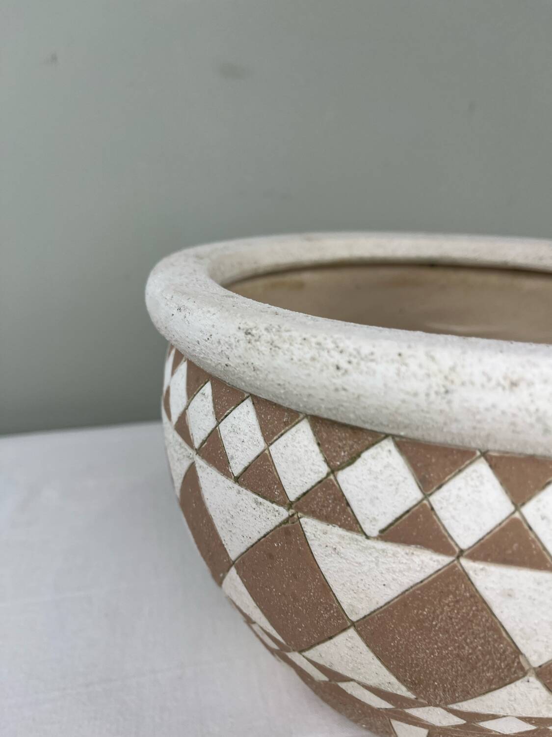 Cache pot vintage graphique