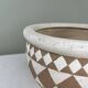 Cache pot vintage graphique