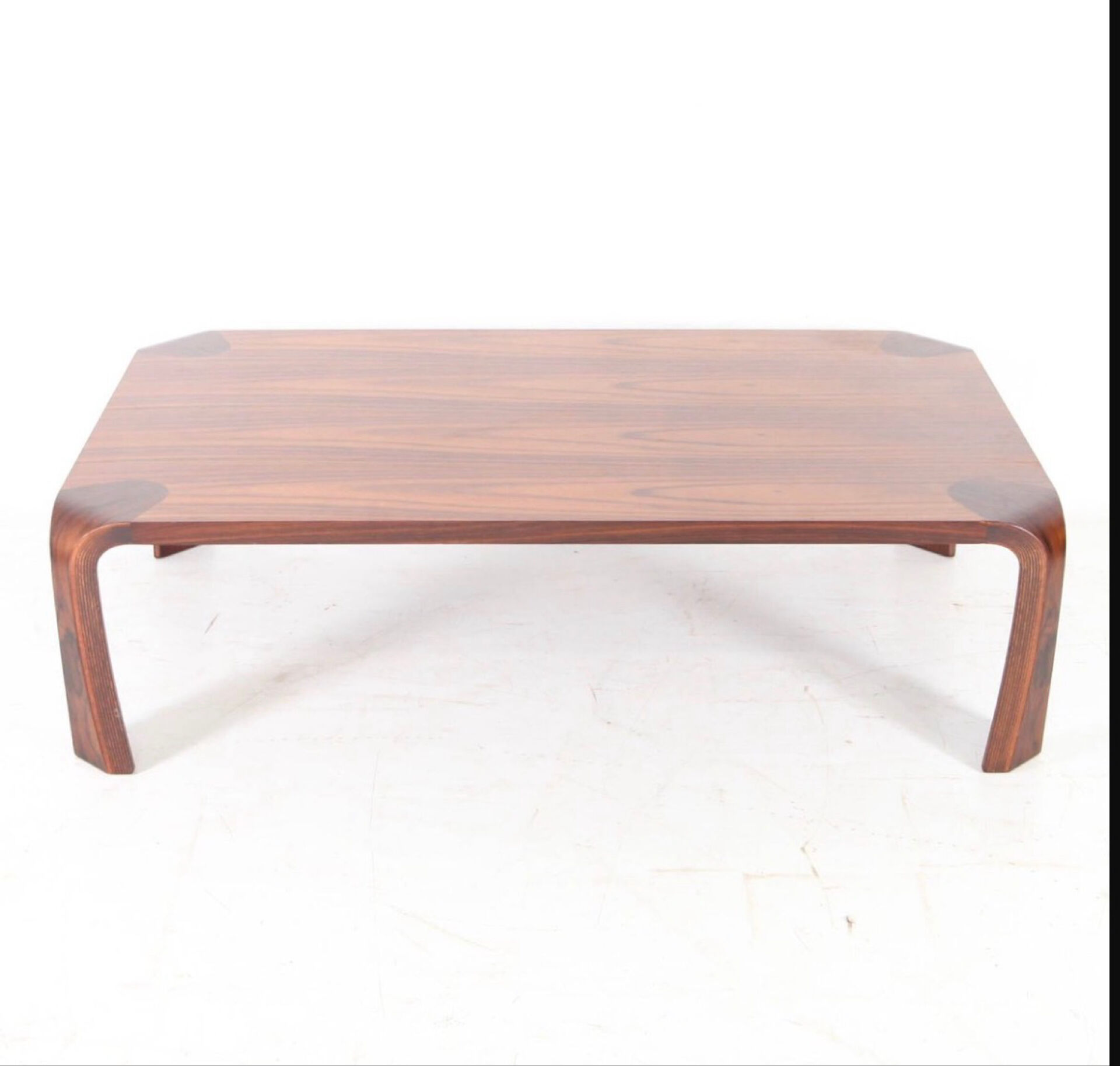 Table de salon par Tendo Mokko