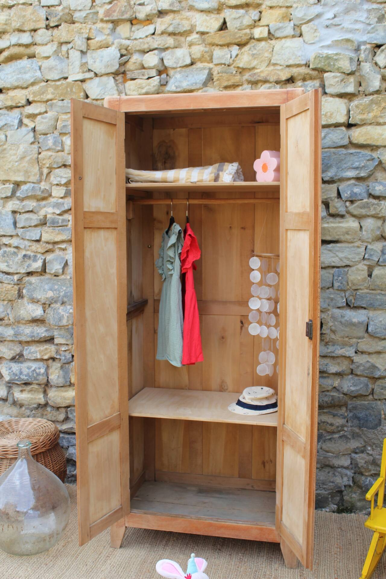 Armoire parisienne