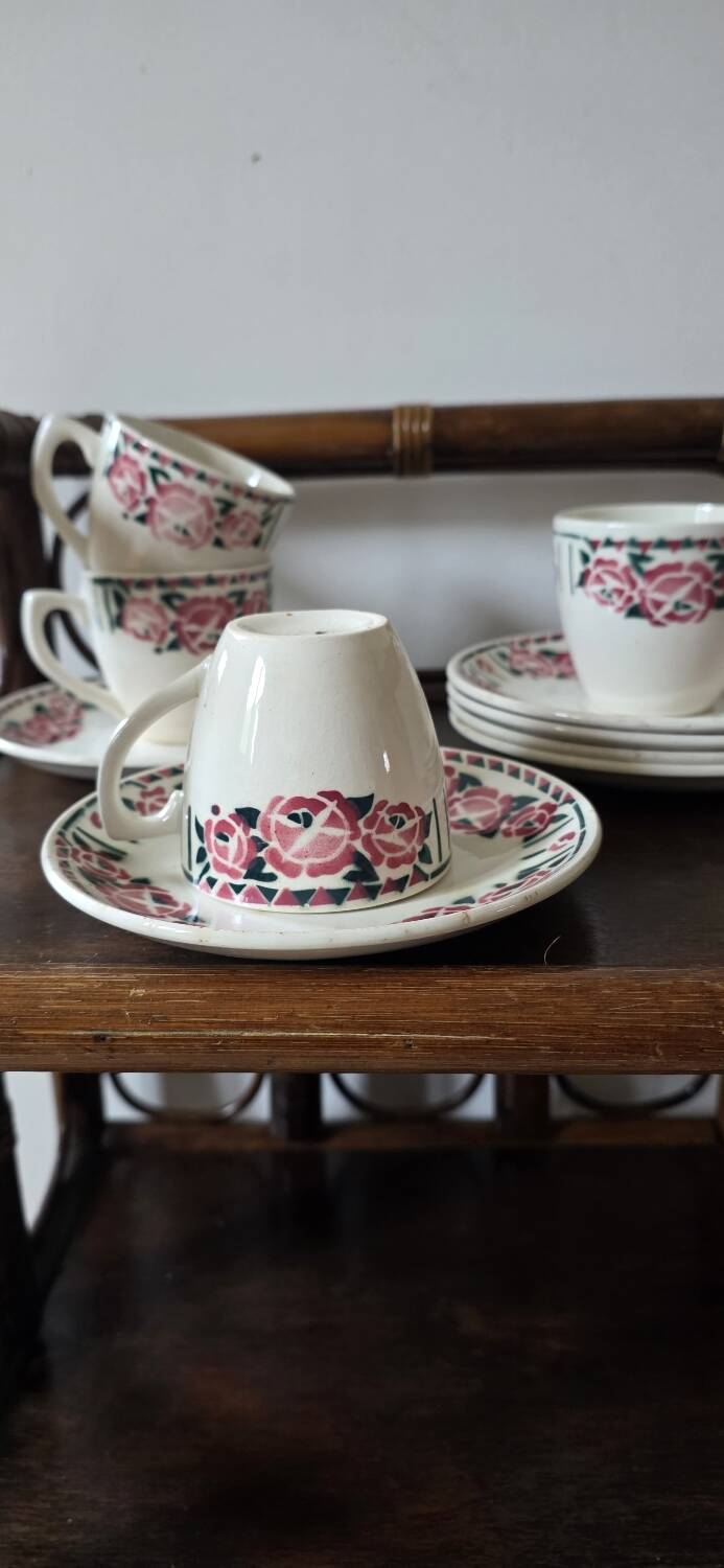 Tasses à café Art Déco décors de roses