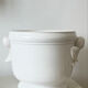 Cache pot en faïence blanche