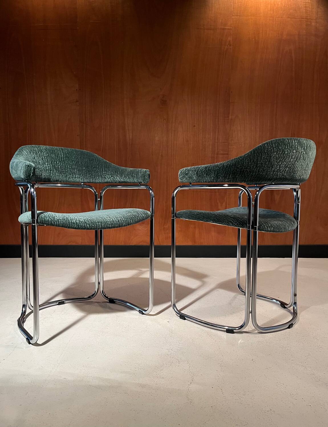 Pair of vintage armchairs from around 1970