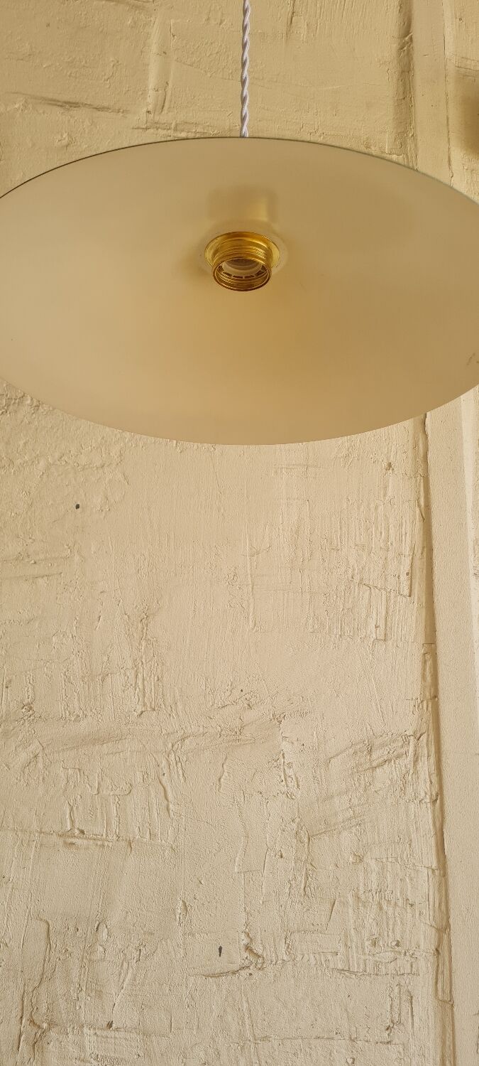 Pendant lamp in enamelled sheet metal