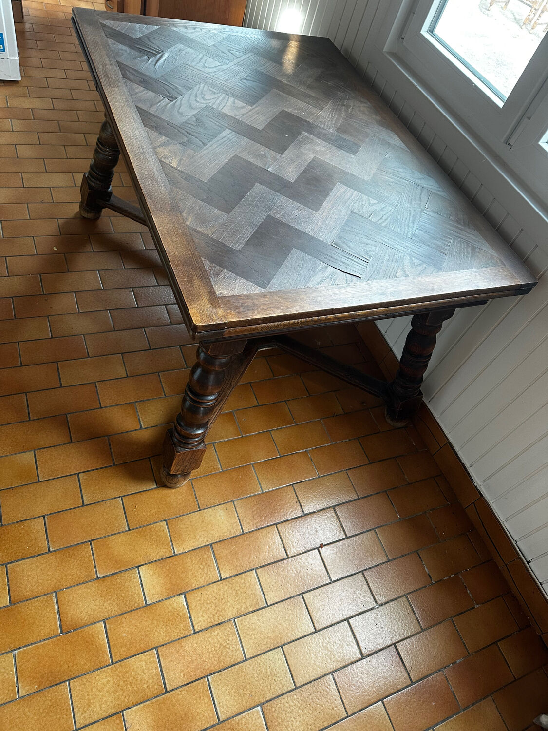 Rustic oak table with extensions