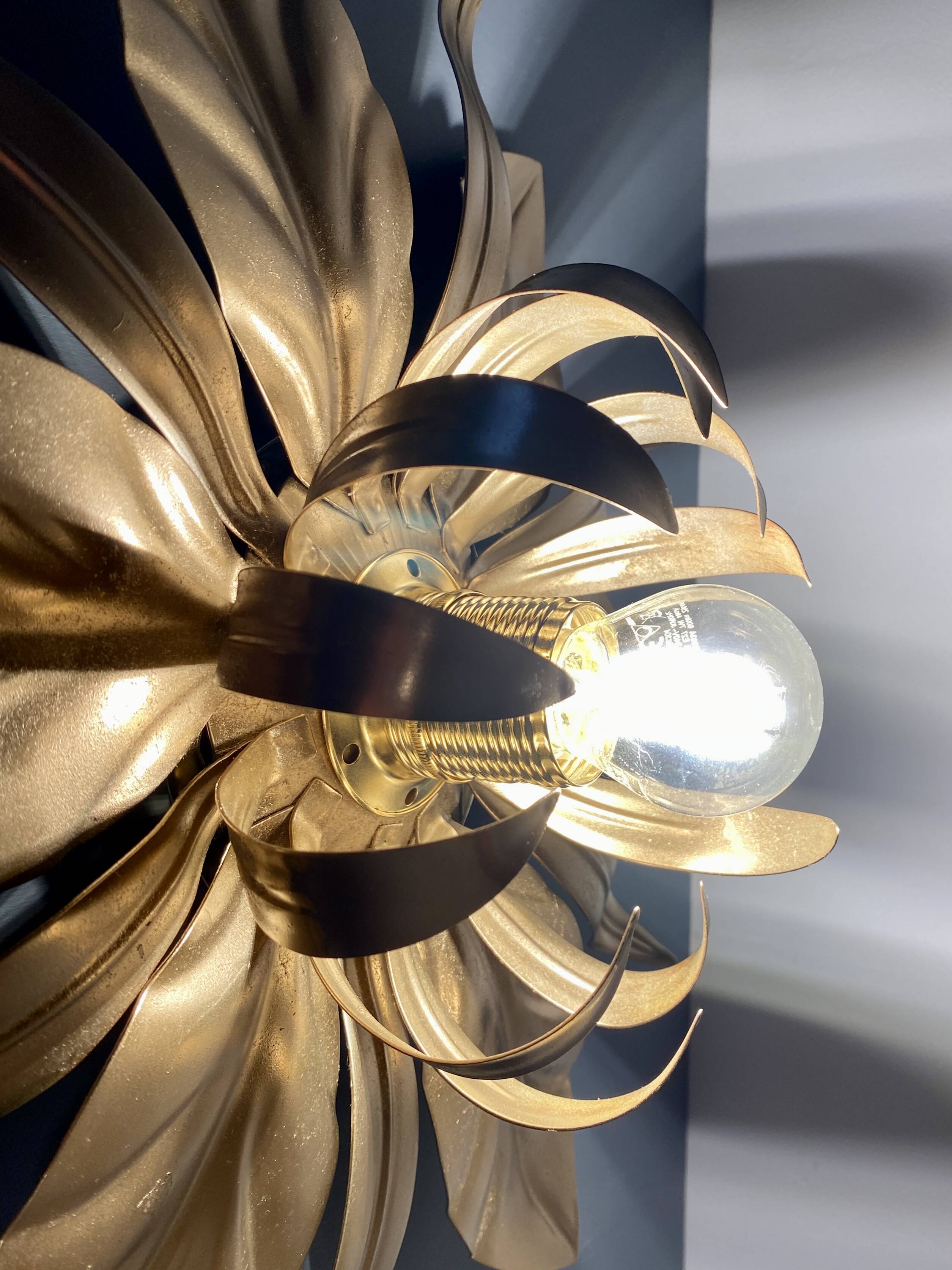 Vintage wall light in gold metal