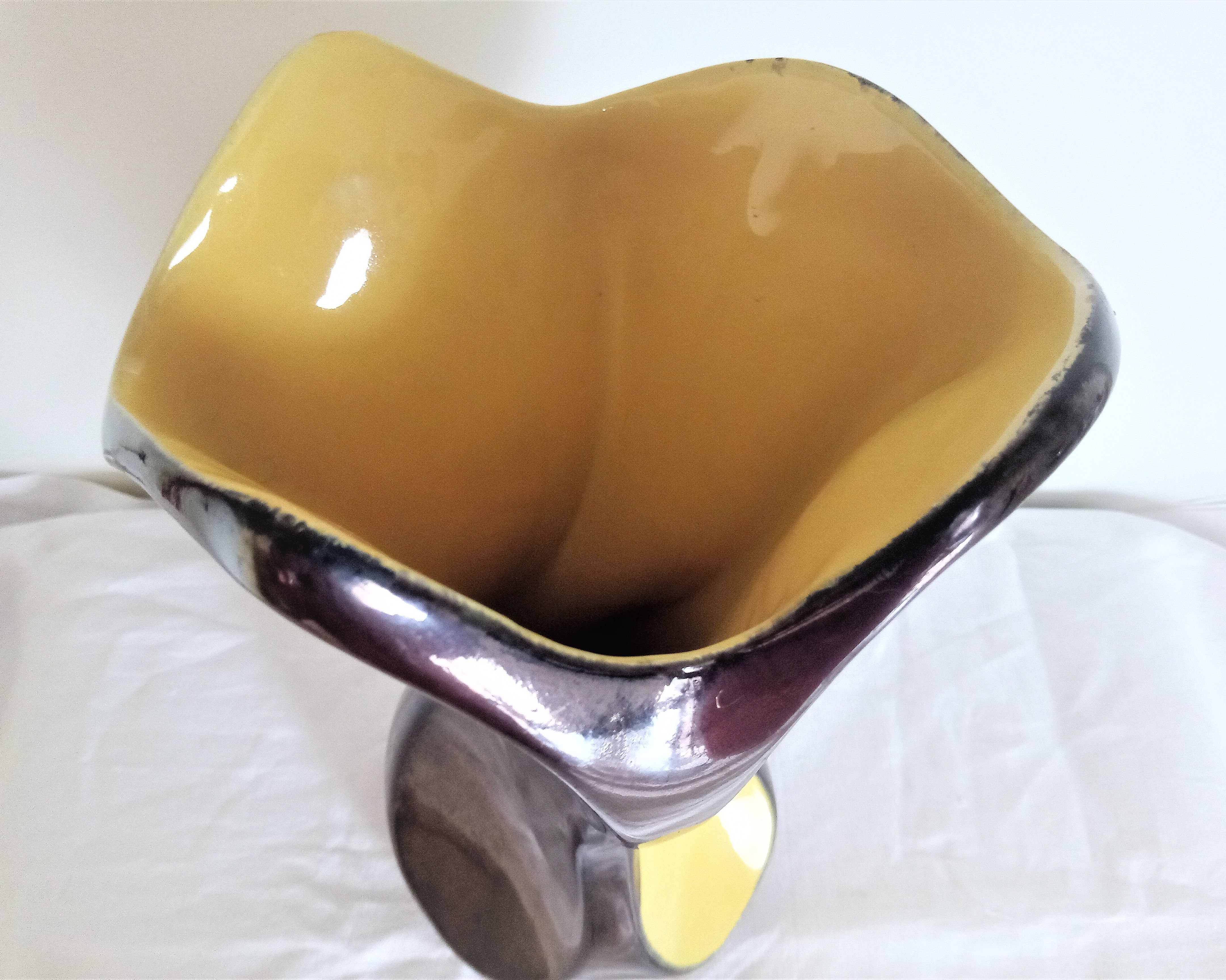 Art Deco vase in two-tone glazed ceramic (black/yellow), signed and numbered