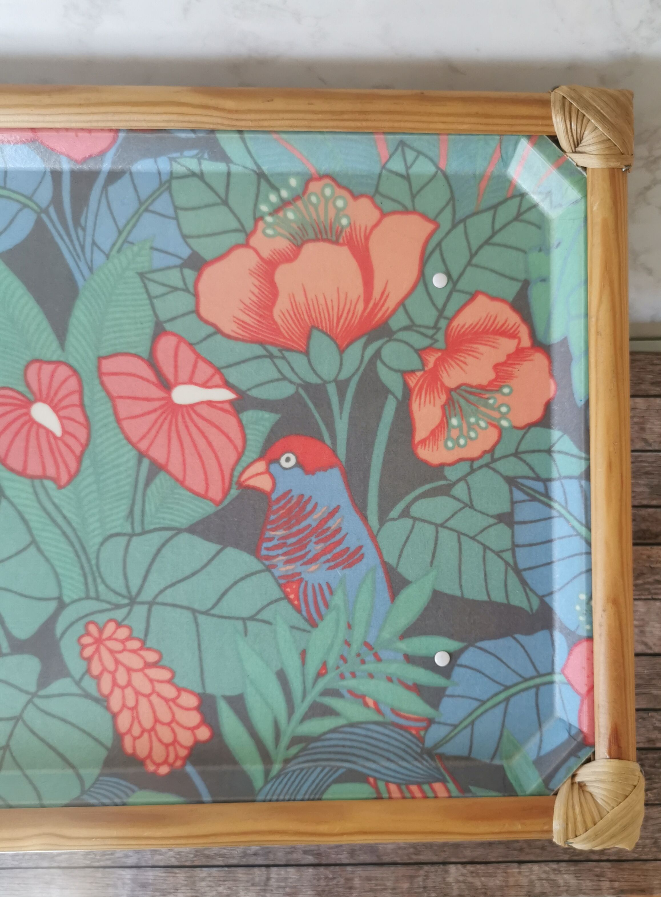 Folding tray parrots and flowers fiber and rattan