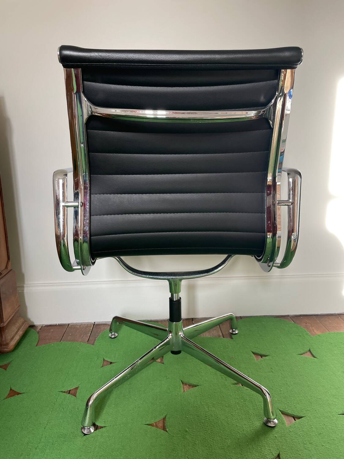 Eames style office chair