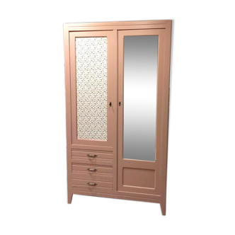 Armoire vintage