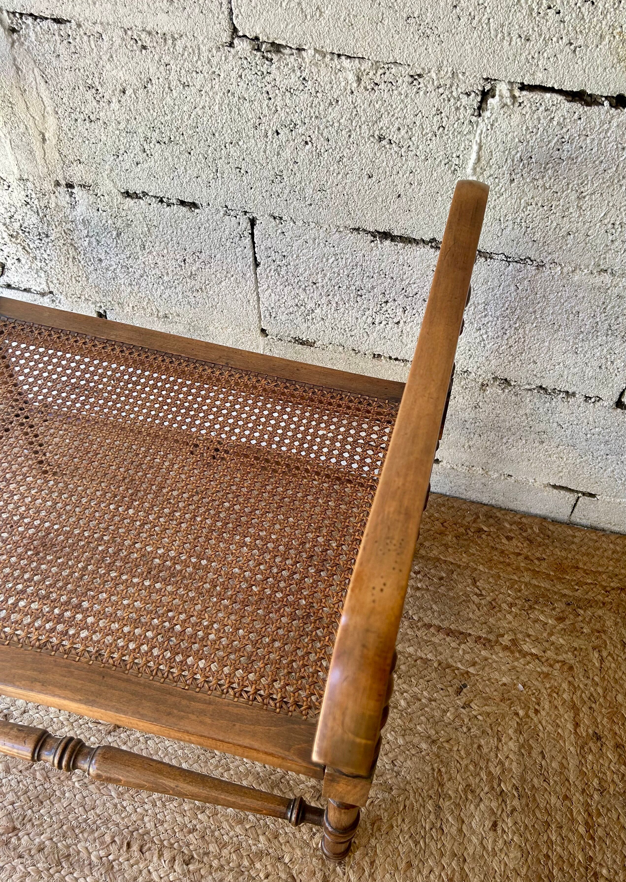 Petit banc d’appoint canné de style Anglais