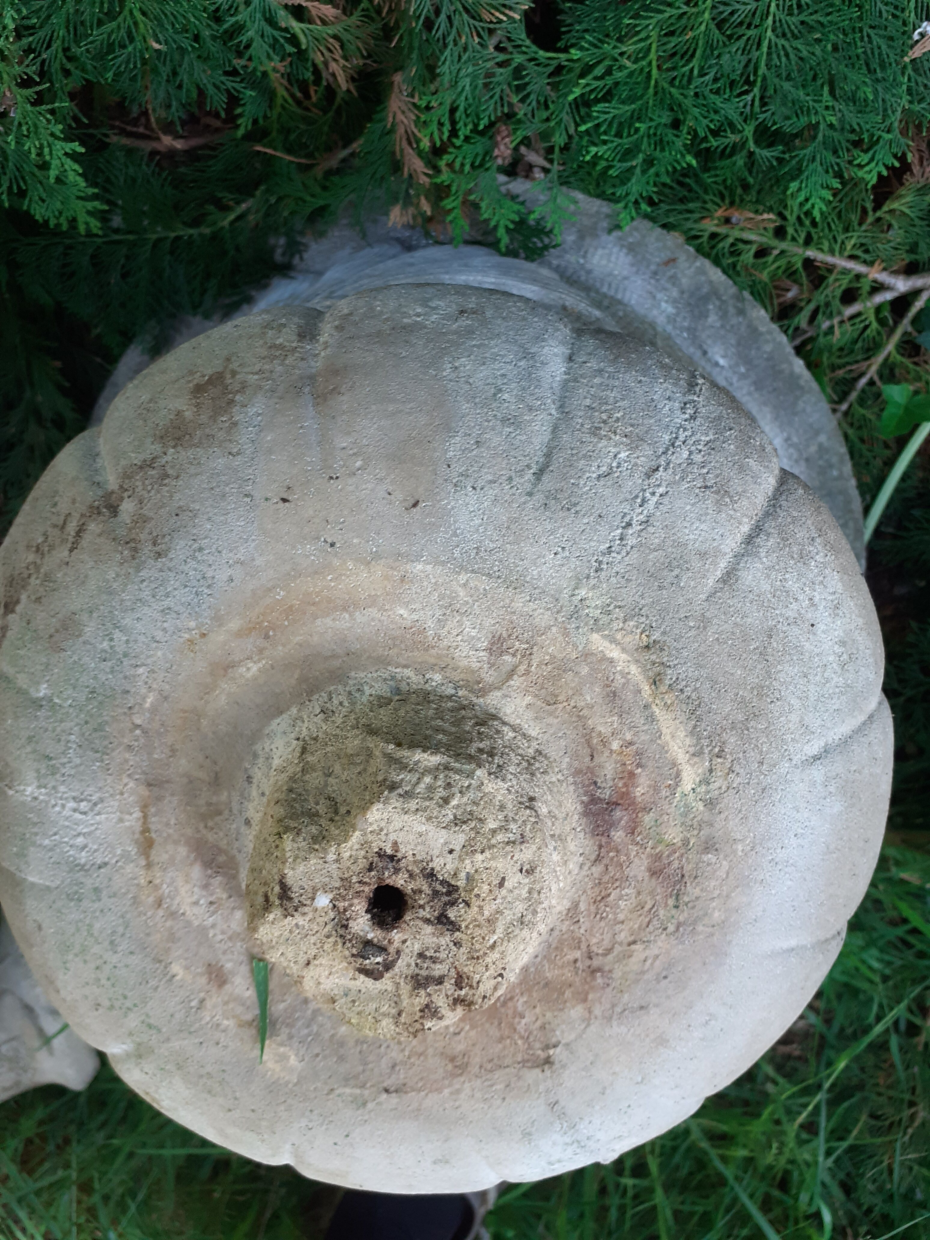 Pair of stone planter medicis