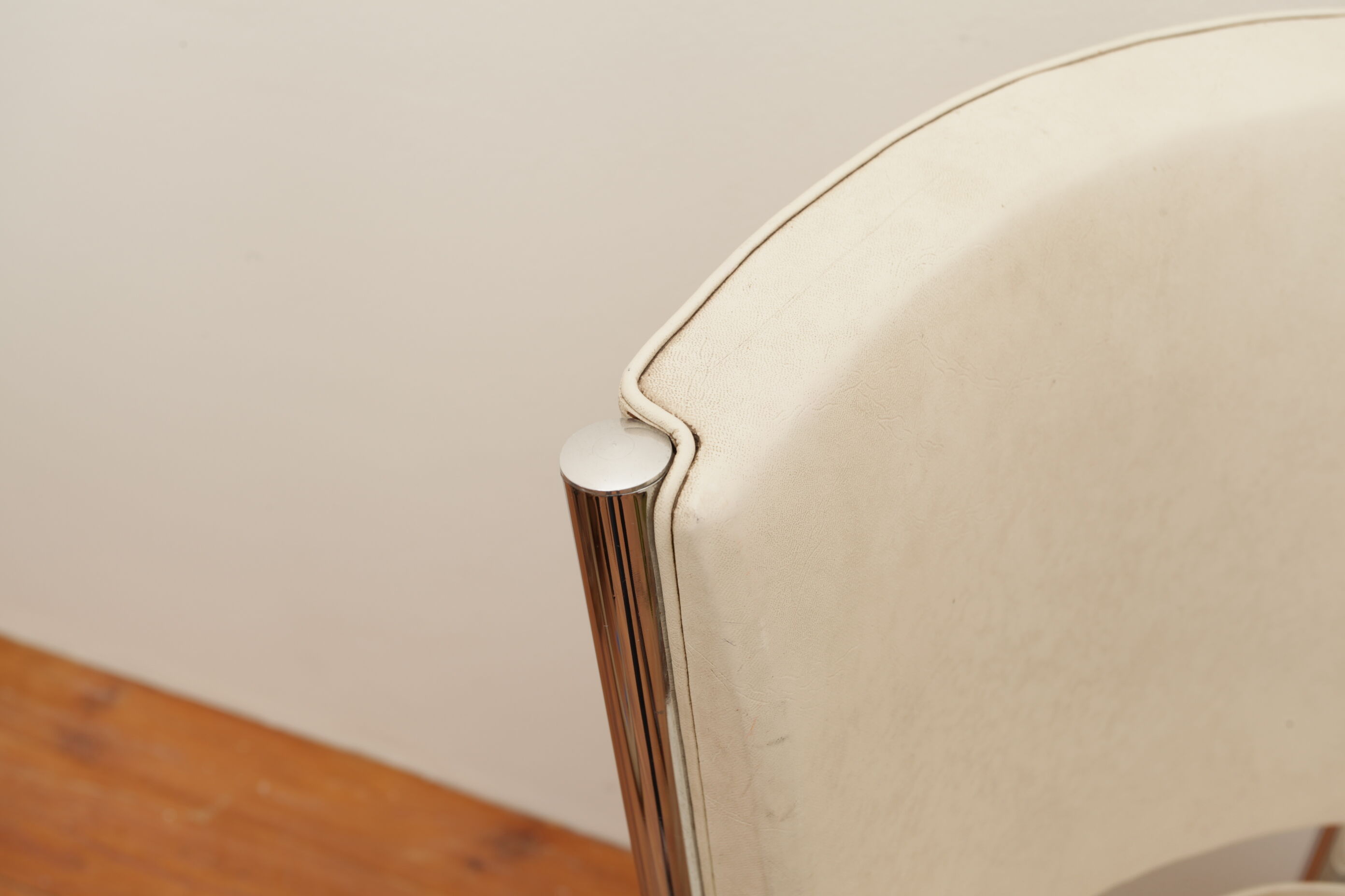 Fauteuil skaï blanc