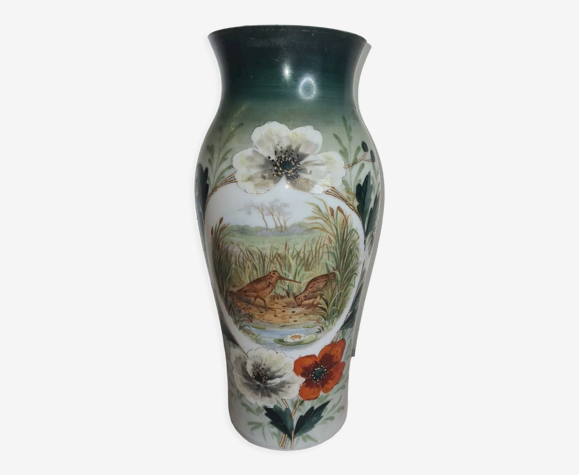 Vase en opaline avec des bécasses